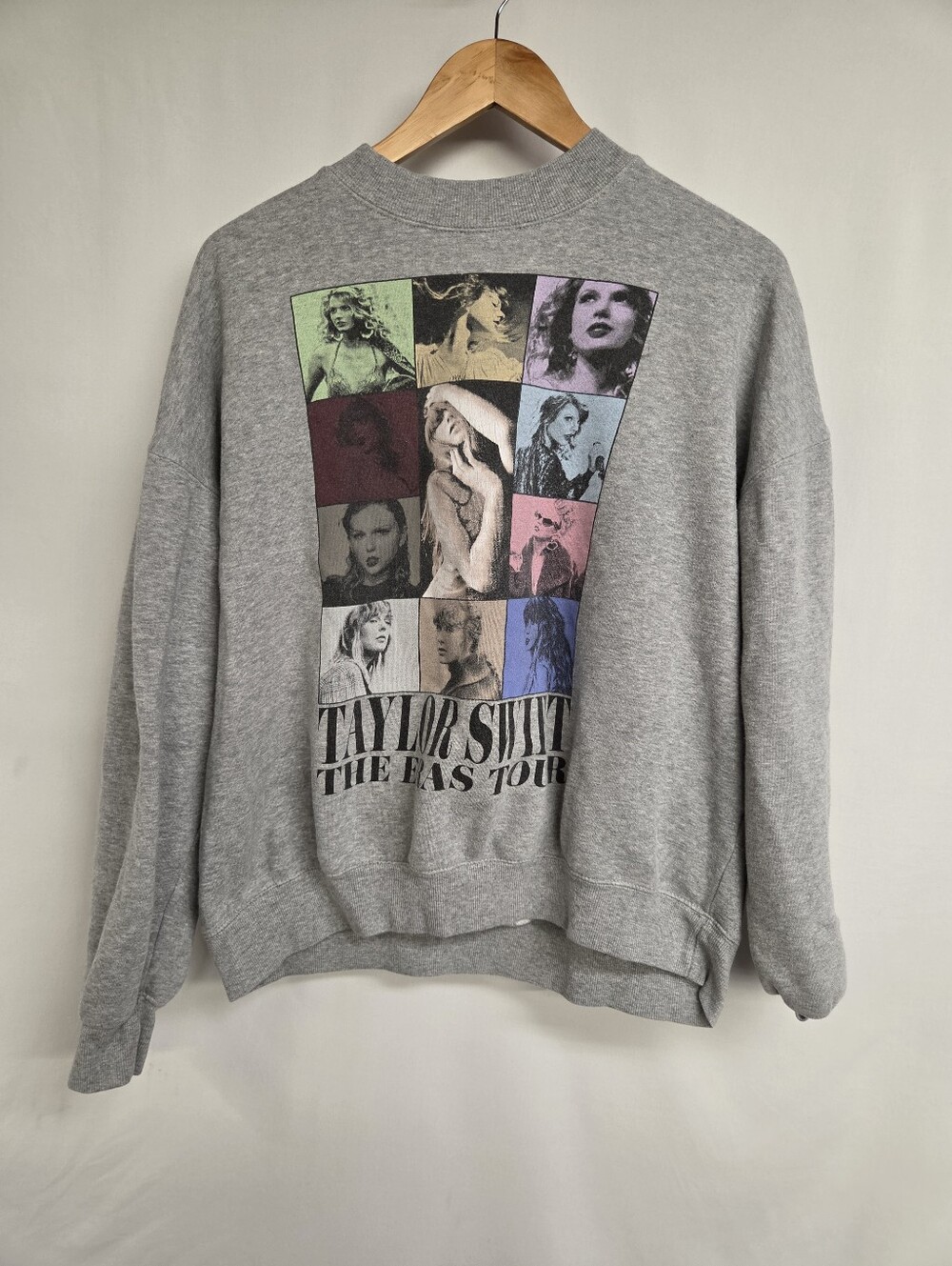 Taylor Swift The Eras Tour Crewneck Sweatshirt Heather Gray Adult Size Small